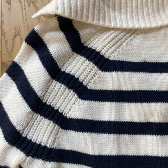 Abercrombie Striped Notch-Neck Sweater Size XS - Picture 4 of 7